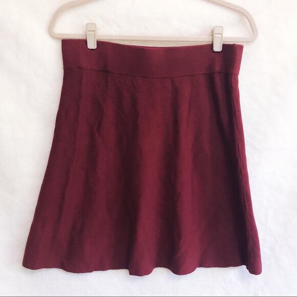 LOFT Crimson Red Sweater Flippy Skirt - Picture 3 of 12
